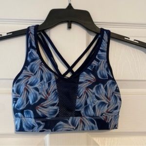 Champion ladies sports bra is a size Small.